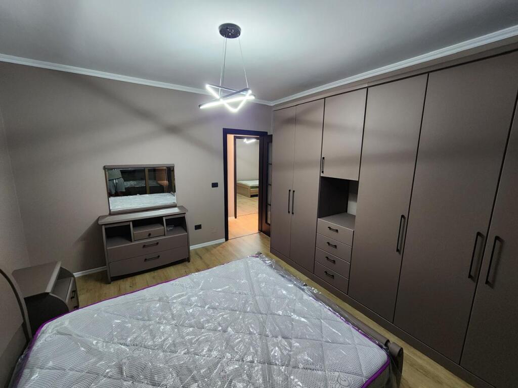APARTAMENT 3+1 ME QIRA TEK 21 DHJETORI