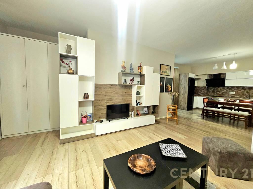 JEPET ME QERA APARTAMENT 2+1+GARAZH TE KOPSHTI ZOLOGJIK