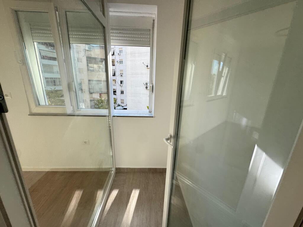 🏠 Shitet Apartament 1+1 📍 Don Bosko, Rruga Muzaket 📐 Sipërfaqe: 47 m² 🏢 Kati i 7-të me ashensor 📄 Me hipotekë 💶 102.000 euro