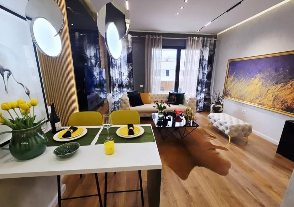 VASIL SHANTO , super location !! In vendita appartamento:  1+1