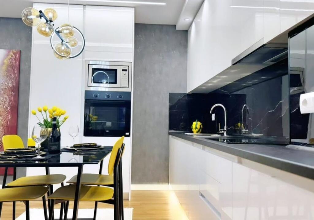PRANE LIQENT, PA MALORE Shesim super apartament 2+1+2