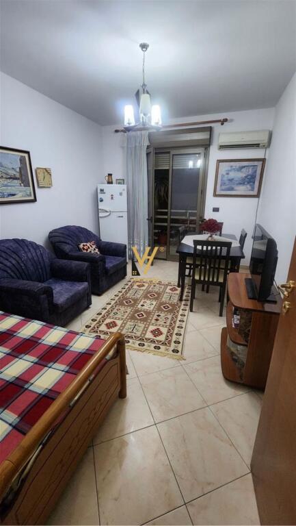 JEPET APARTAMENT 2+1+BLK ME QERA NE QENDER 80.000 LEKE
