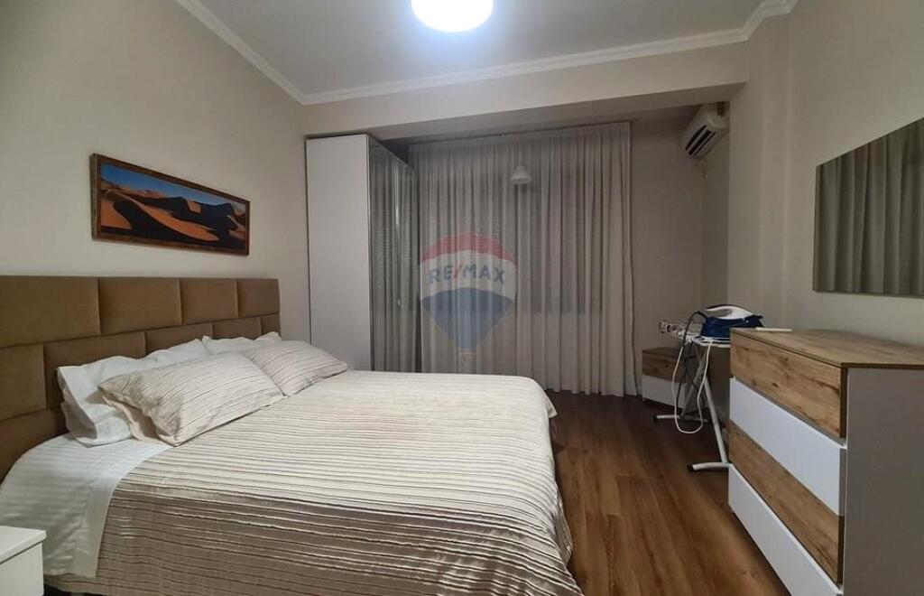 1+1 me qira te bulevardi zogu I