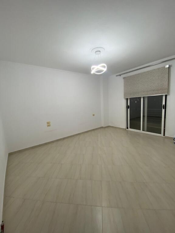 Affittasi appartamento 2+1+2 a Kamez /500 euro