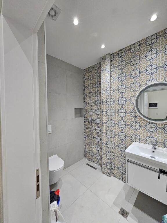 Apartament 1+1 per shitje te Myslym Shyri