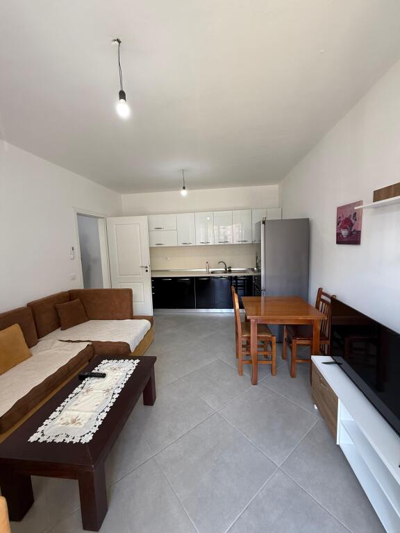 Jepet me qera:  Apartament 1+1 + 🅿️ Kati 2  📍Vila L 2  