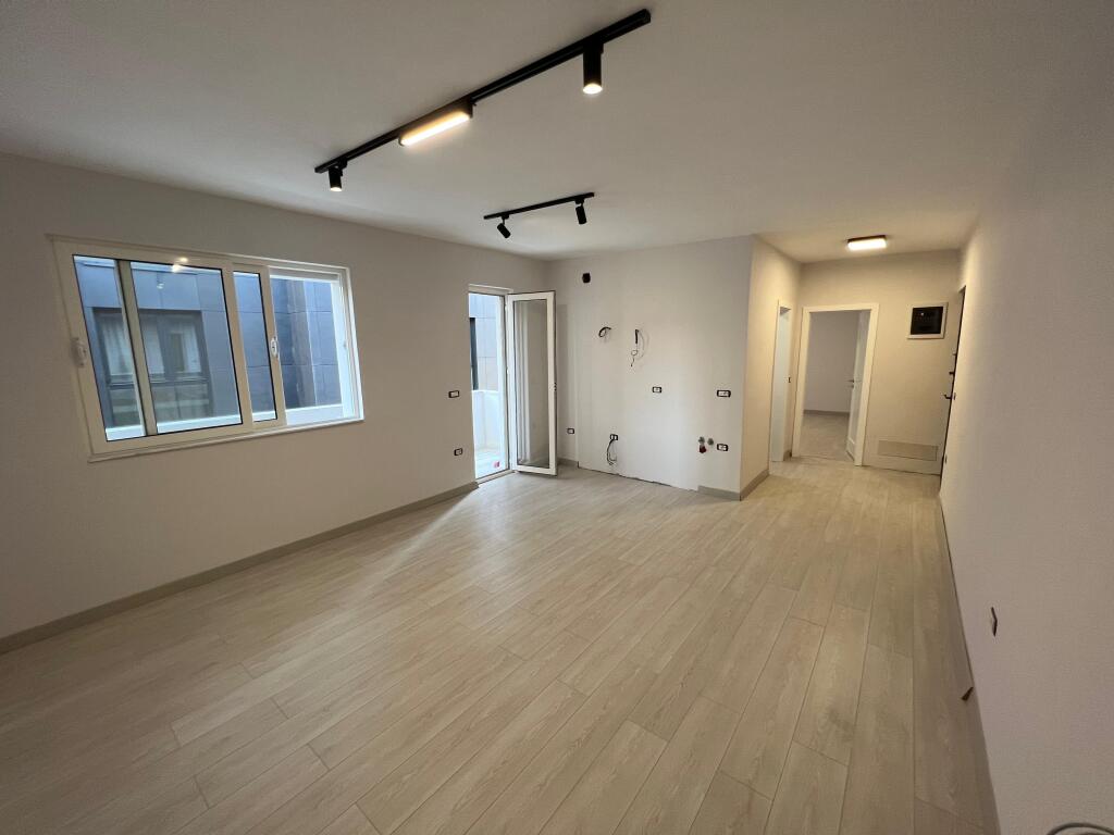 Office 1+1 for Rent near the Pyramid