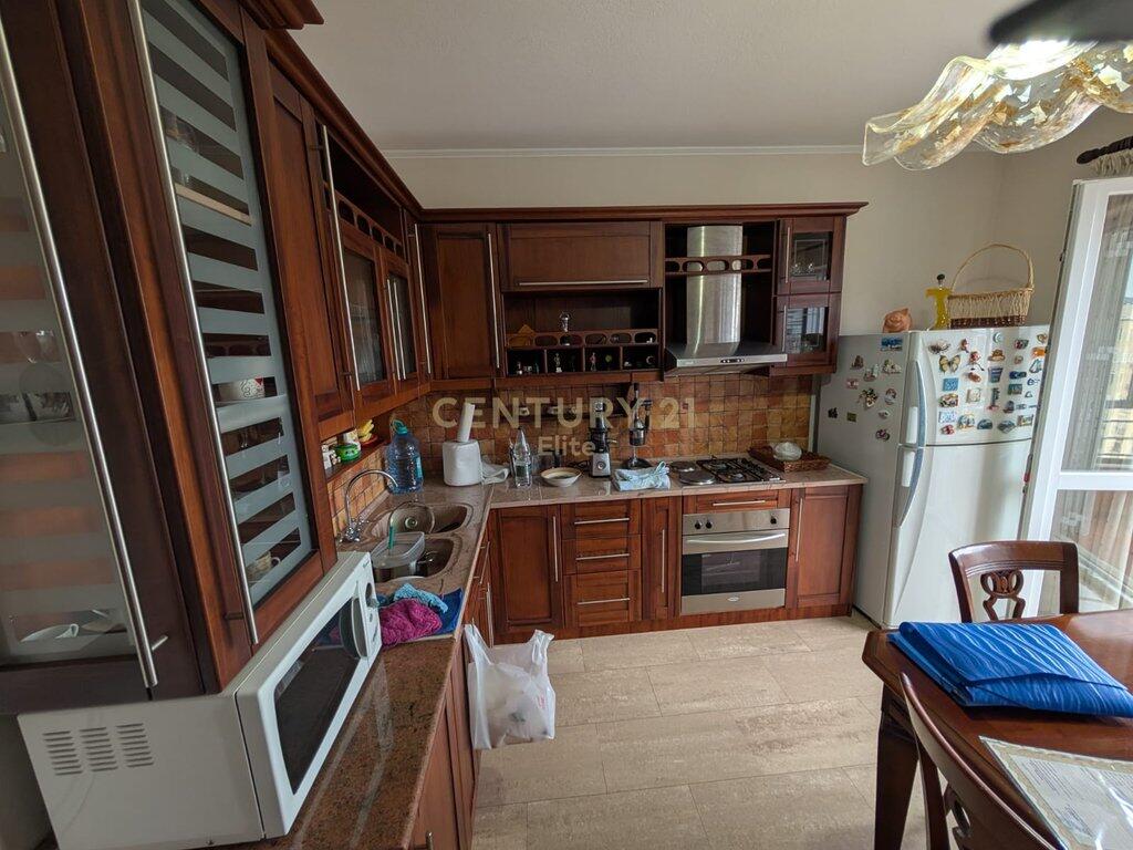 Appartamento 2+1+2 in vendita in via Barrikadave