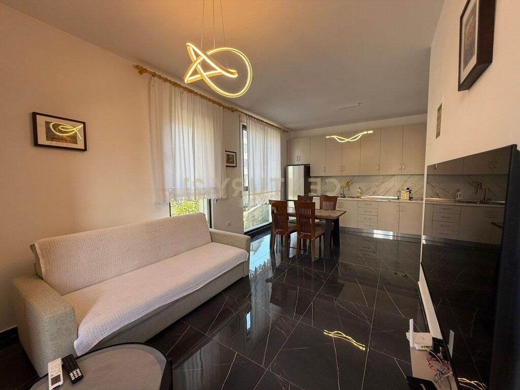 Ofrohet apartament 2+1 me Qira tek ASL2