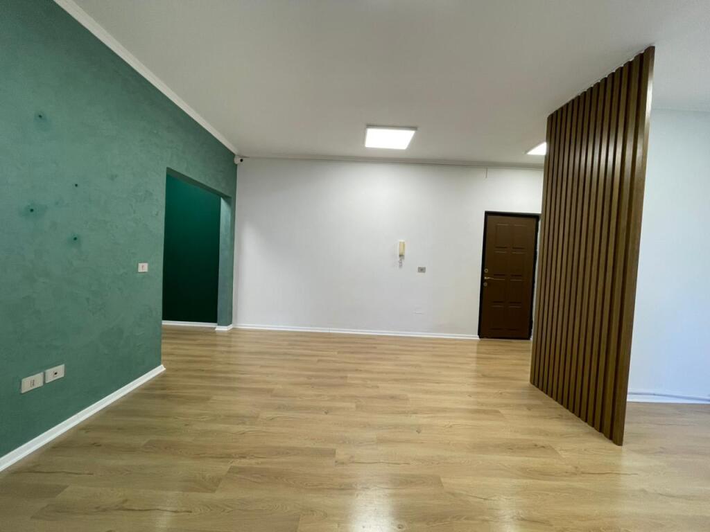 Locale ufficio in affitto presso Piazza Willson.