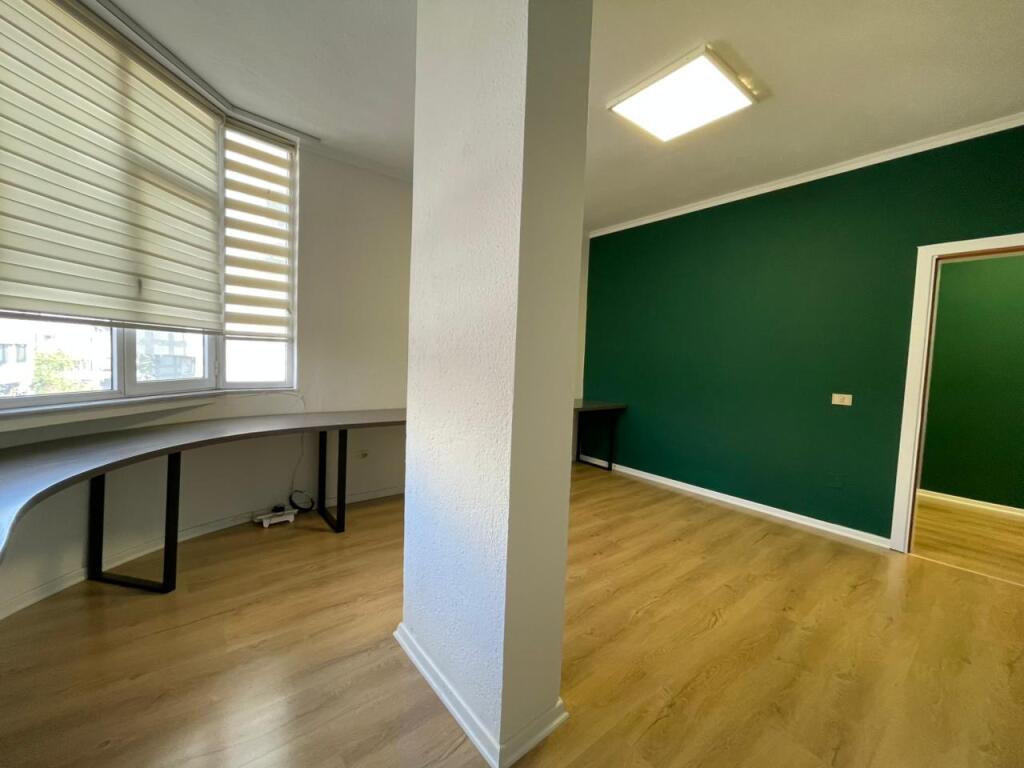 Locale ufficio in affitto presso Piazza Willson.