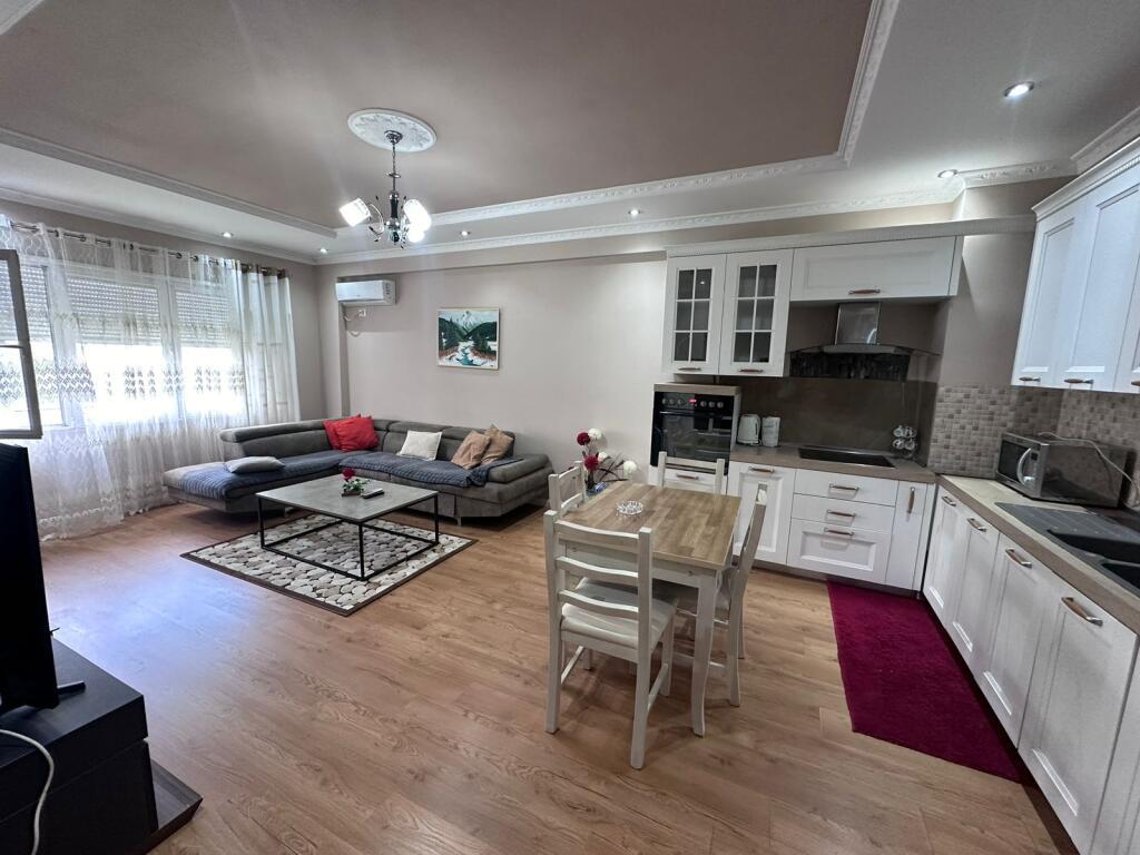 Apartament me qera  2+1+2 , ne Kopshtin Zoologjik .