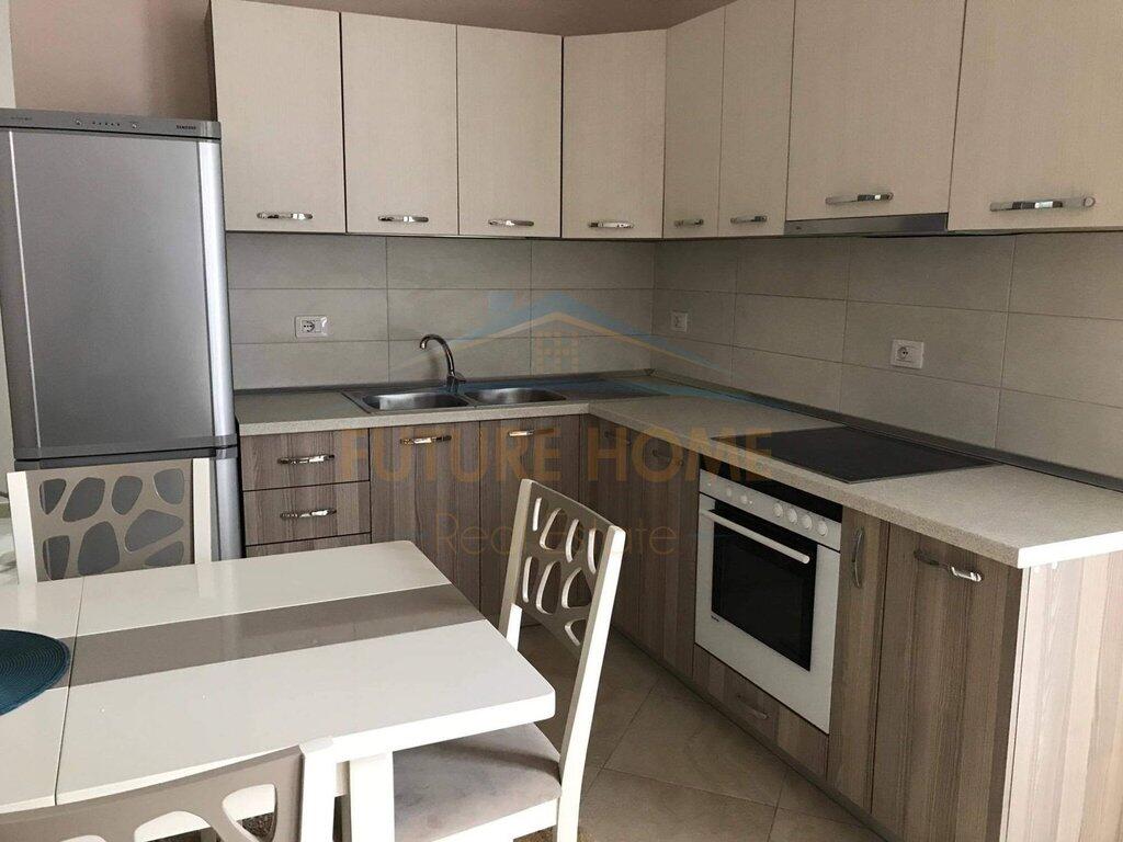 Qera, Apartament 1+1+Verande, Fresku, Tirane