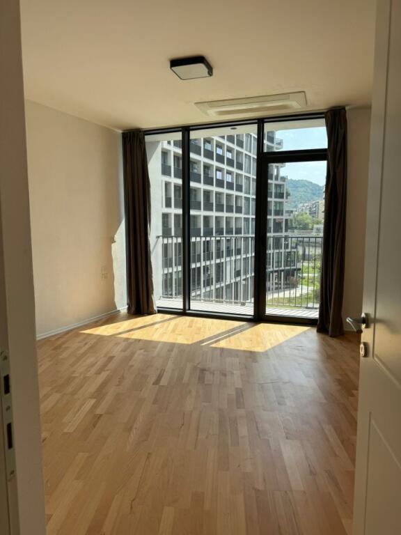 Office 2+1+2+garage for rent at Artificial Lake, Lake View Residence