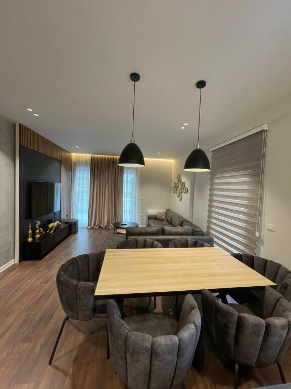 Apartament per qera 2+1+2+parkim Liqeni i Thate