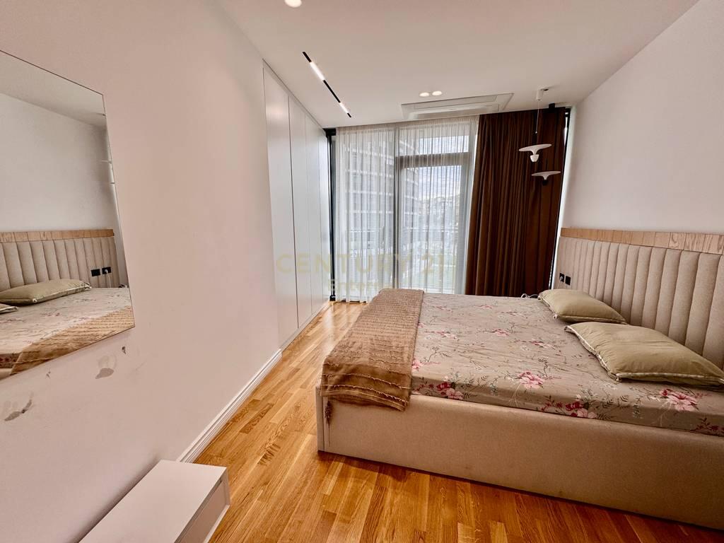 Apartament 2+1+2 + Post Parkimi per shitje ne Lake View Residence