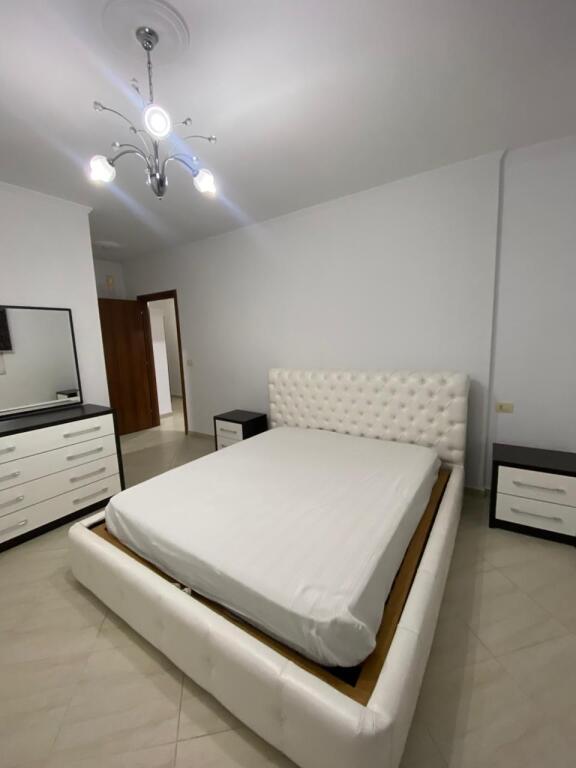 Affittasi appartamento 2+1+2 a Kamez /500 euro
