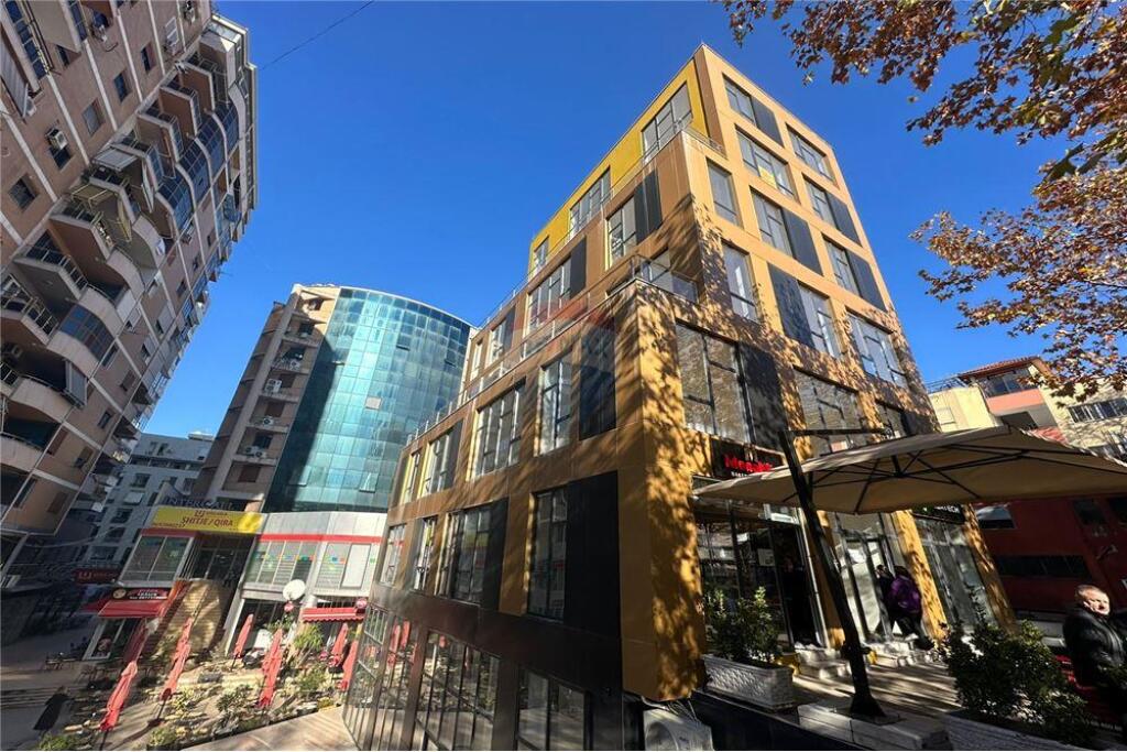 Super business premises for rent at Kompleksi Usluga
