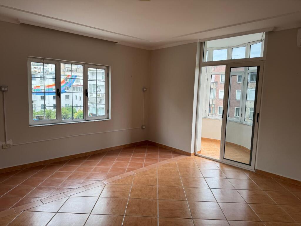 🏢 Spazio per Ufficio in Affitto – Piazza “Willson”, Bllok
