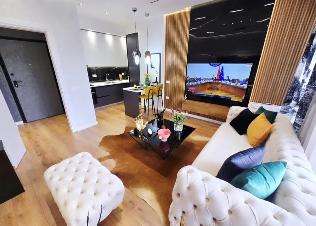 VASIL SHANTO , super location !! In vendita appartamento:  1+1