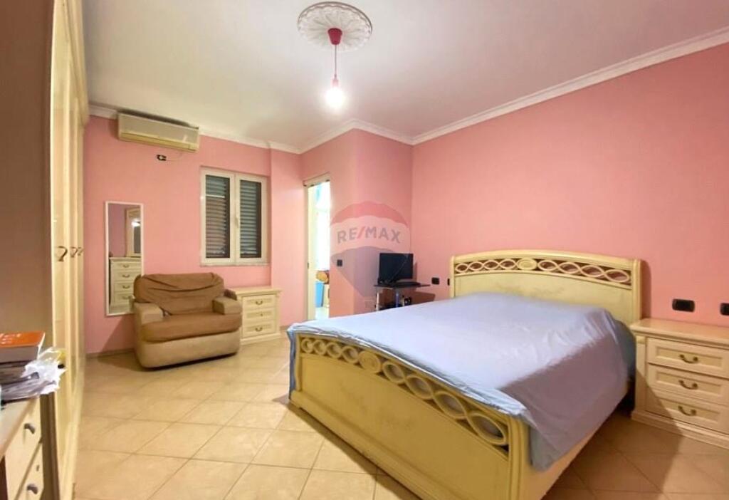 Jepet me qira apartament 2+1 prane diges se Liqenit te Tiranes