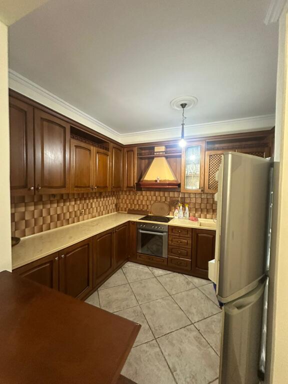 Apartament me qera 2+2