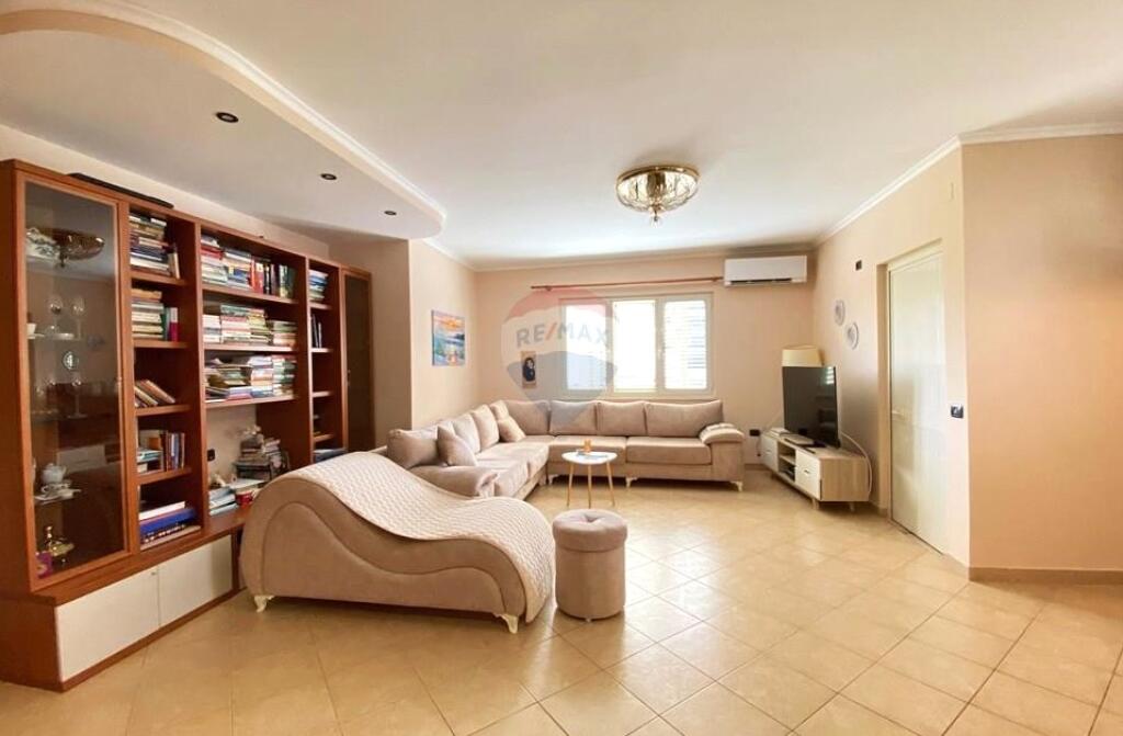 Jepet me qira apartament 2+1 prane diges se Liqenit te Tiranes