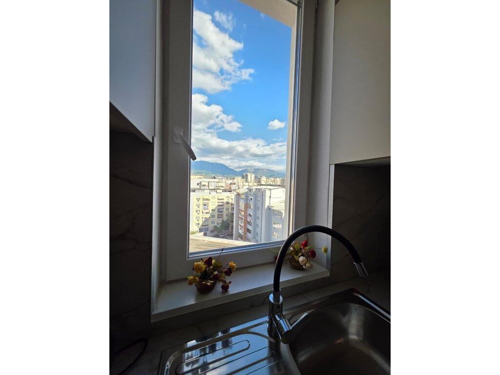 Appartamento 2+1 In Affitto in Via Mine Peza, Tirana - 1000€ | 90 m²