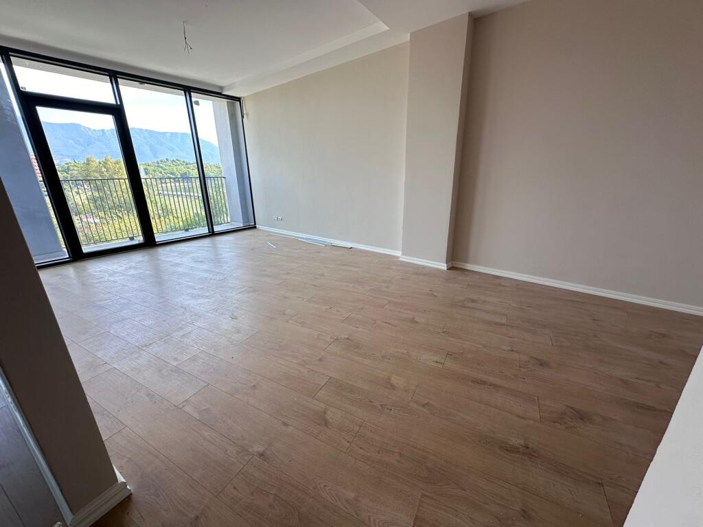 Apartament ose zyrë për qera 2+1+depo - Lake View Residence