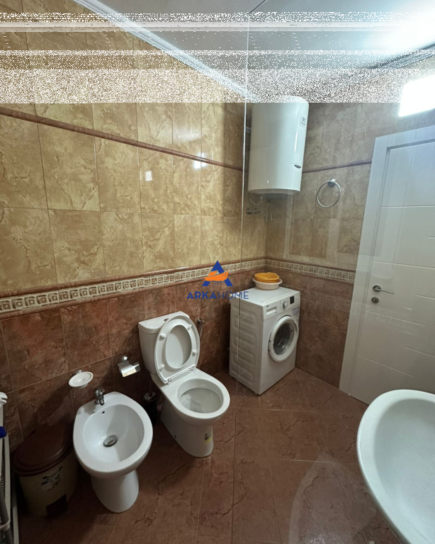 JEPET ME QERA APARTAMENT 2+1 " TEK INXHINIERIA E NDERTIMIT,21 DHJETORI" 650 EURO