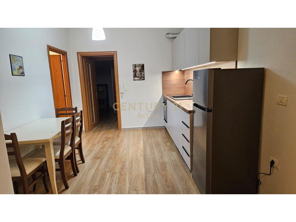 AFFITTIAMO APPARTAMENTO 2+1+2, VIA FROSINA PLAKU!
