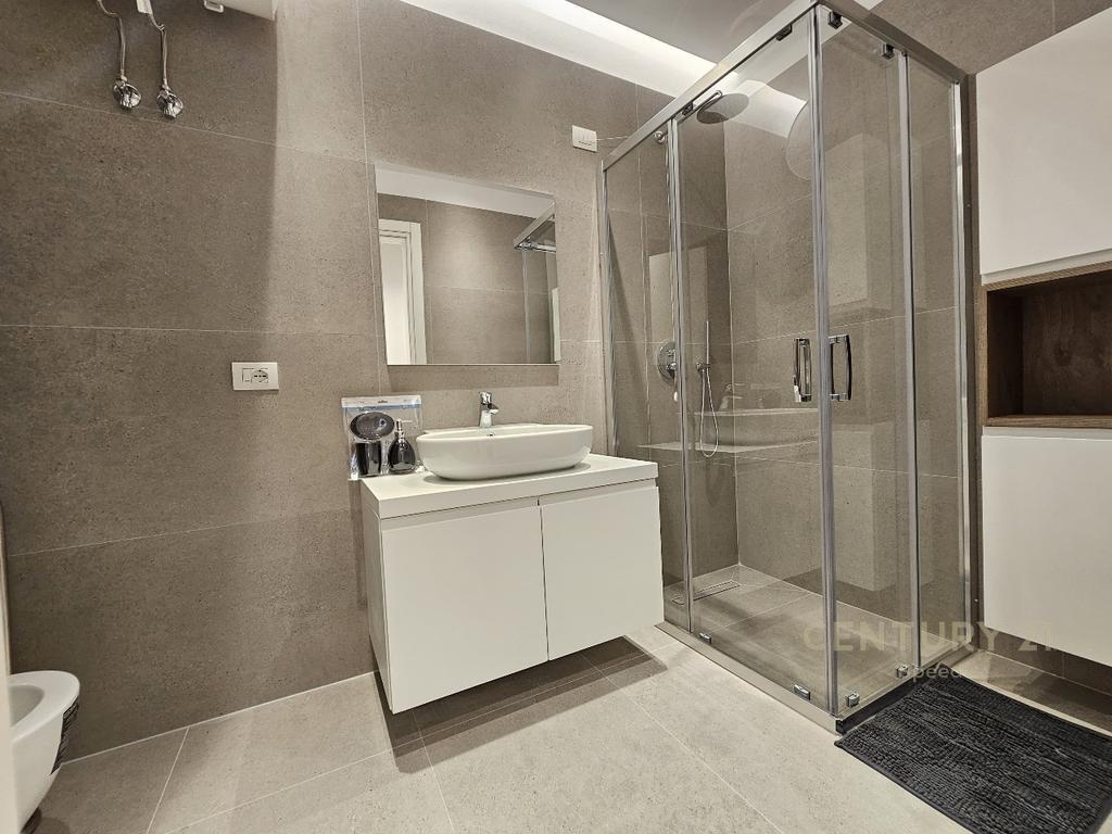 Appartamento moderno 1+1 in affitto – vicino al Centro di Tirana