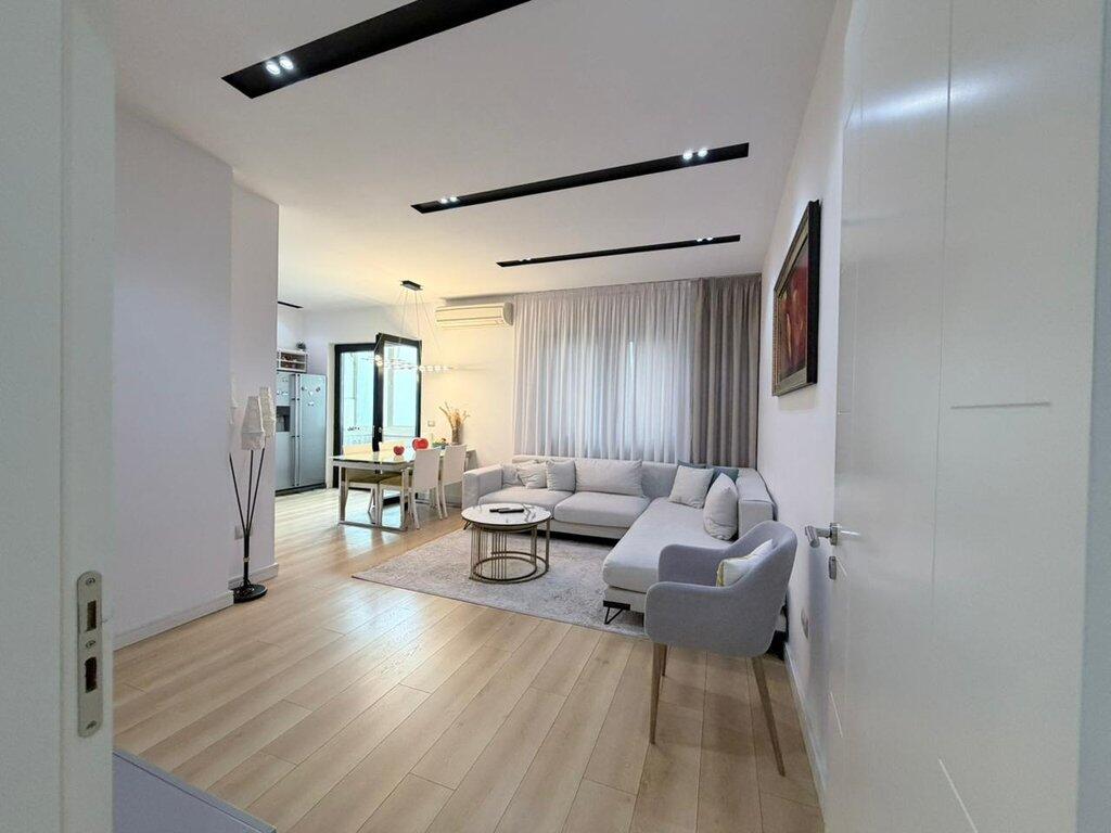 KAFE FLORA, VENDIAMO APPARTAMENTO 3+1 250,000 €