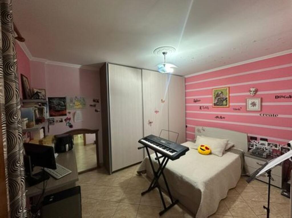 Shitet, Apartament 3+1+2+Verande, Ali Dem, Tiranë.