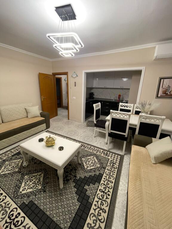 JEPET ME QIRA APARTAMENT 2+1 NE DURRES