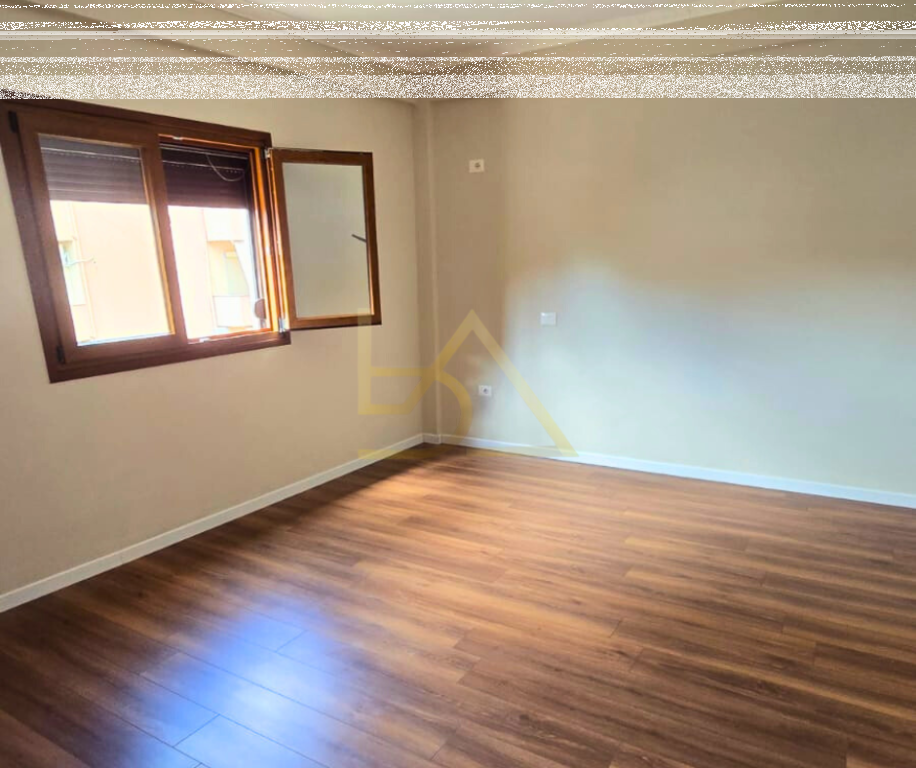 Jepet me Qira – Apartament, Kompleksi Dinamo