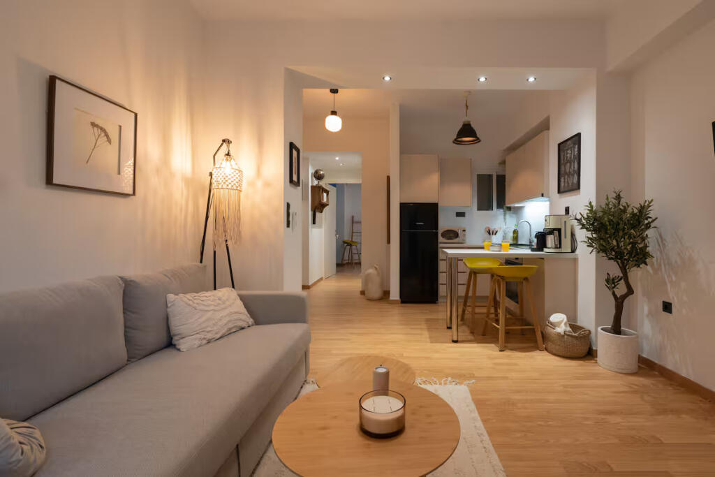 Appartamento In Affitto 2+1 In Centro (ID B220993) Tirana