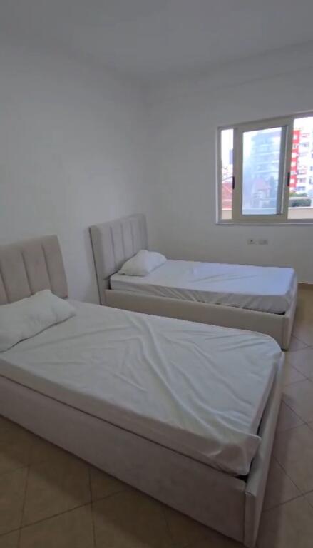🏡APARTAMENT ME QIRA – 3+1 – PËRBALLË MARKATËS SË PESHKUT 🐟