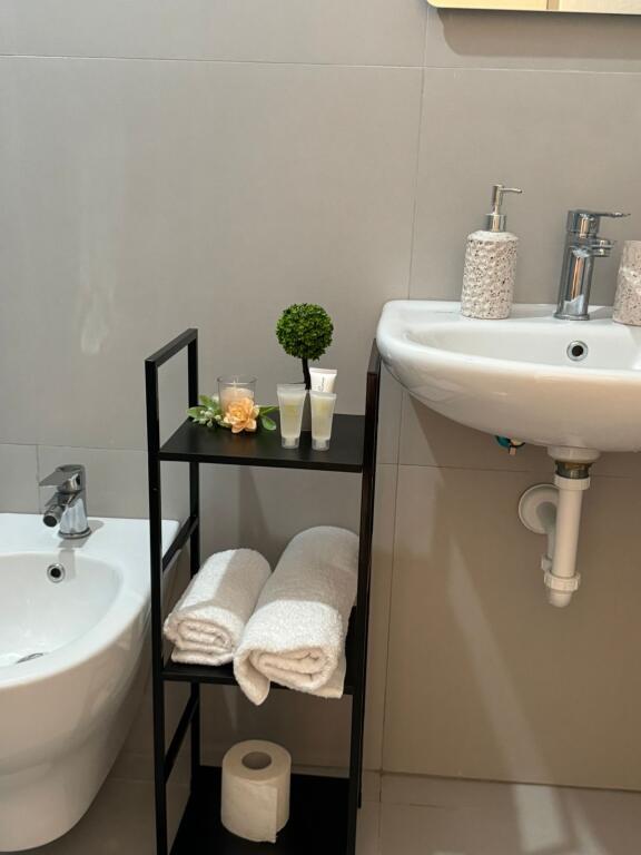 Apartament 1+1 me qira tek River Side ne Astir