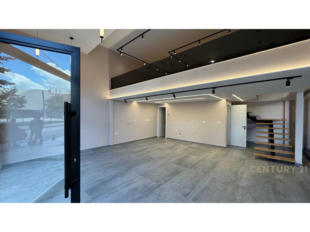 CORNER SHOP FOR RENT AT TIRANNA GOLDEN PARK 3! 1,200 € /Month