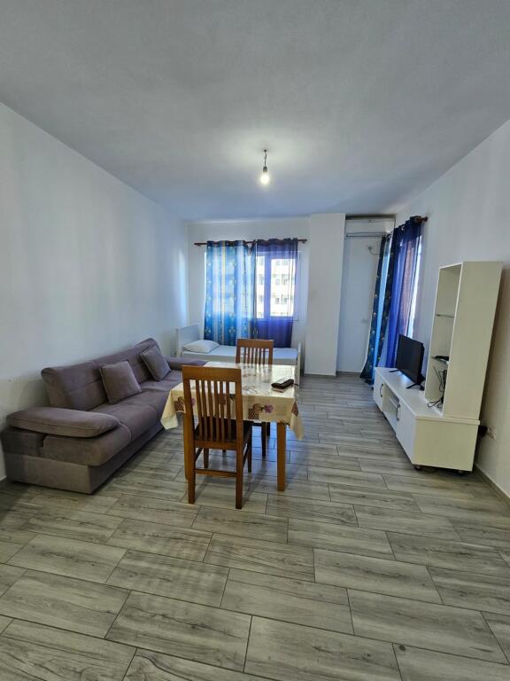 🏡 Apartment 1+1 in the first line, with street view, very well furnished!