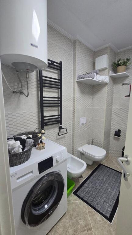 APARTAMENT ME QERA 2+1 ISH PARKU 800 EURO