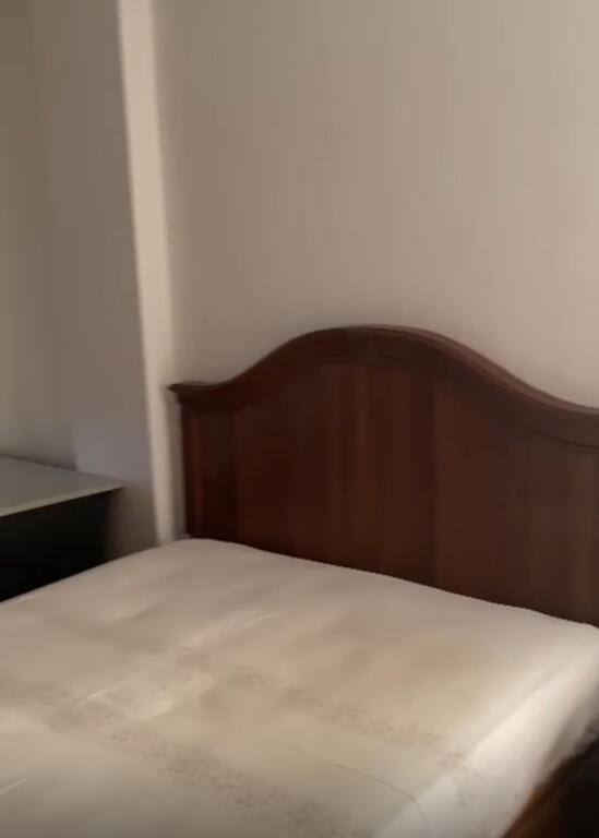 Qera apartament 2+1  Kati 6 pa ashensor  Tek inxhinieria e ndertimit  Cmimi 40000 leke  Vetem per studente