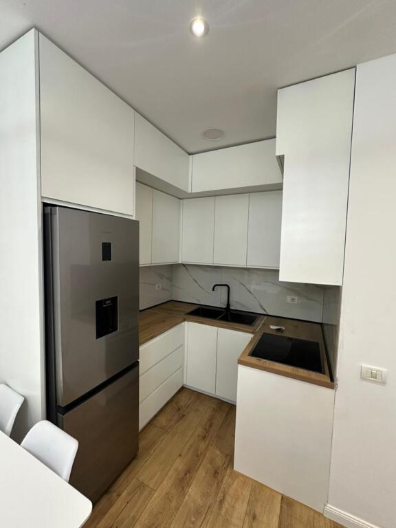 Apartament 1+1 per shitje, Komuna e Parisit, Rruga Bill Klinton