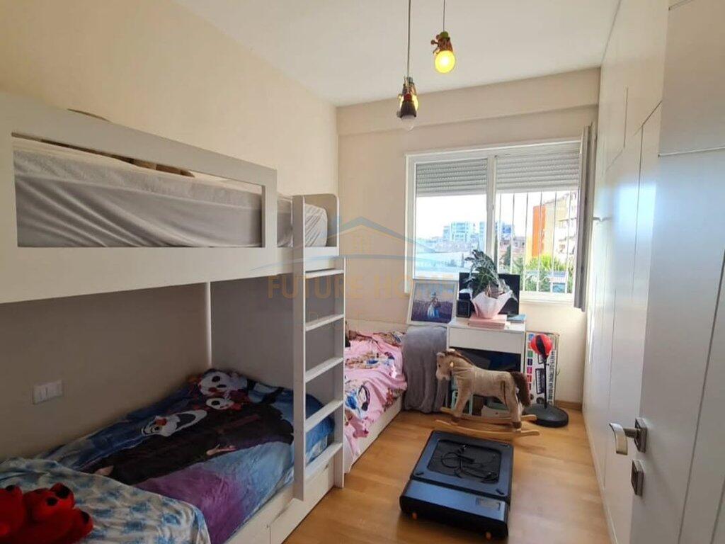 Shitet, Apartament 2+1 , Materniteti i Ri.
