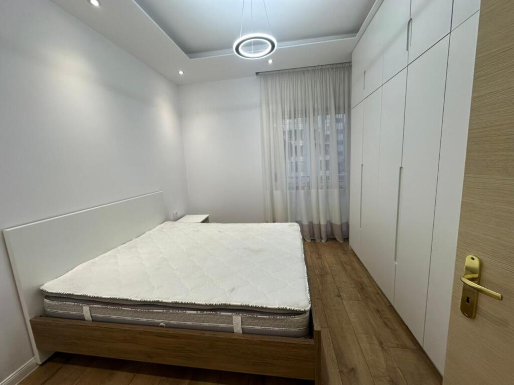 Apartament 1+1 per shitje, Komuna e Parisit, Rruga Bill Klinton