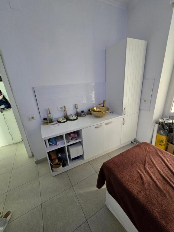 2+1 apartment for rent in Myslym Shyr suitable for business