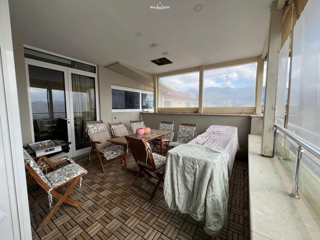Penthouse Ne Shitje 3+1+2 Ne Qender (ID B130103) Tirane.