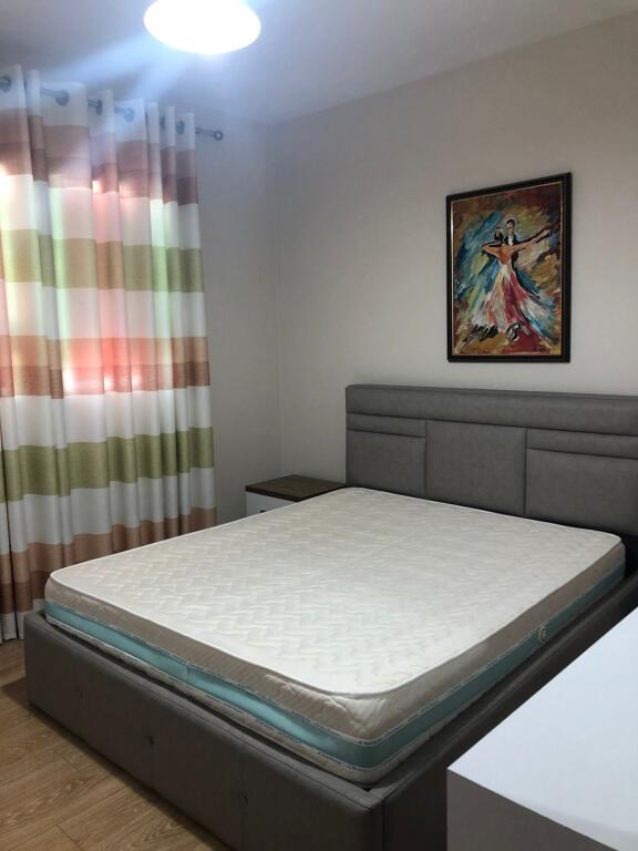 Apartament 2+1 per qira tek Liqeni Thate