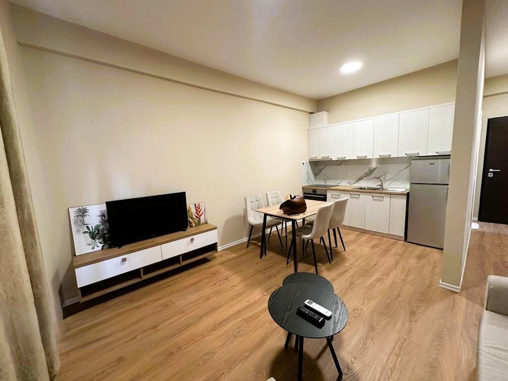 APARTAMENT 1+1 PER QIRA TEK KOMPLEKSI KONTAKT! 600 € /Muaj